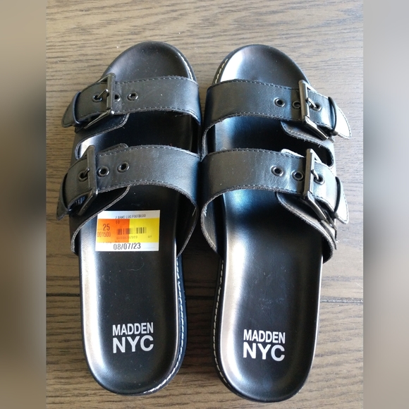 Madden Girl NYC Woman's 2 Band Chunky Lug Foot bed Sandals Size 9.5 NWT Black - Picture 2 of 7